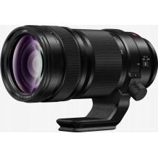Panasonic LUMIX S PRO 70-200 mm F4 O.I.S. lens.