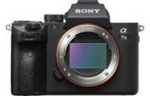 mirrorless cameras, best mirrorless camera, Sony mirrorless, Canon EOS R, Fujifilm X series, full-frame mirrorless, APS-C mirrorless, 4K video camera, professional photography camera, travel camera